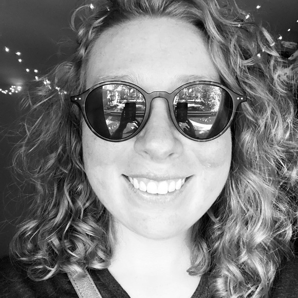 •• Meet your seller •• - Picture 1 of 4